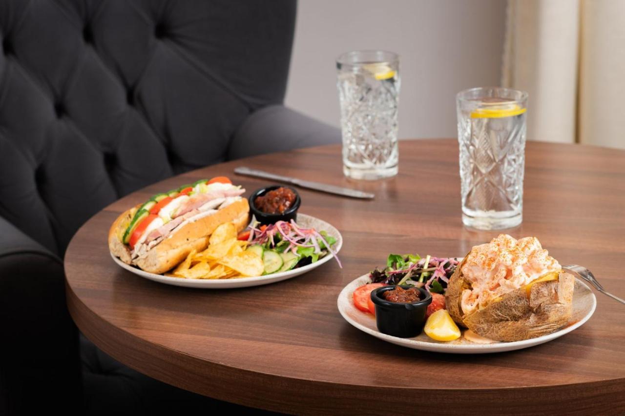 The Royal & Fortescue Hotel Barnstaple Eksteriør billede