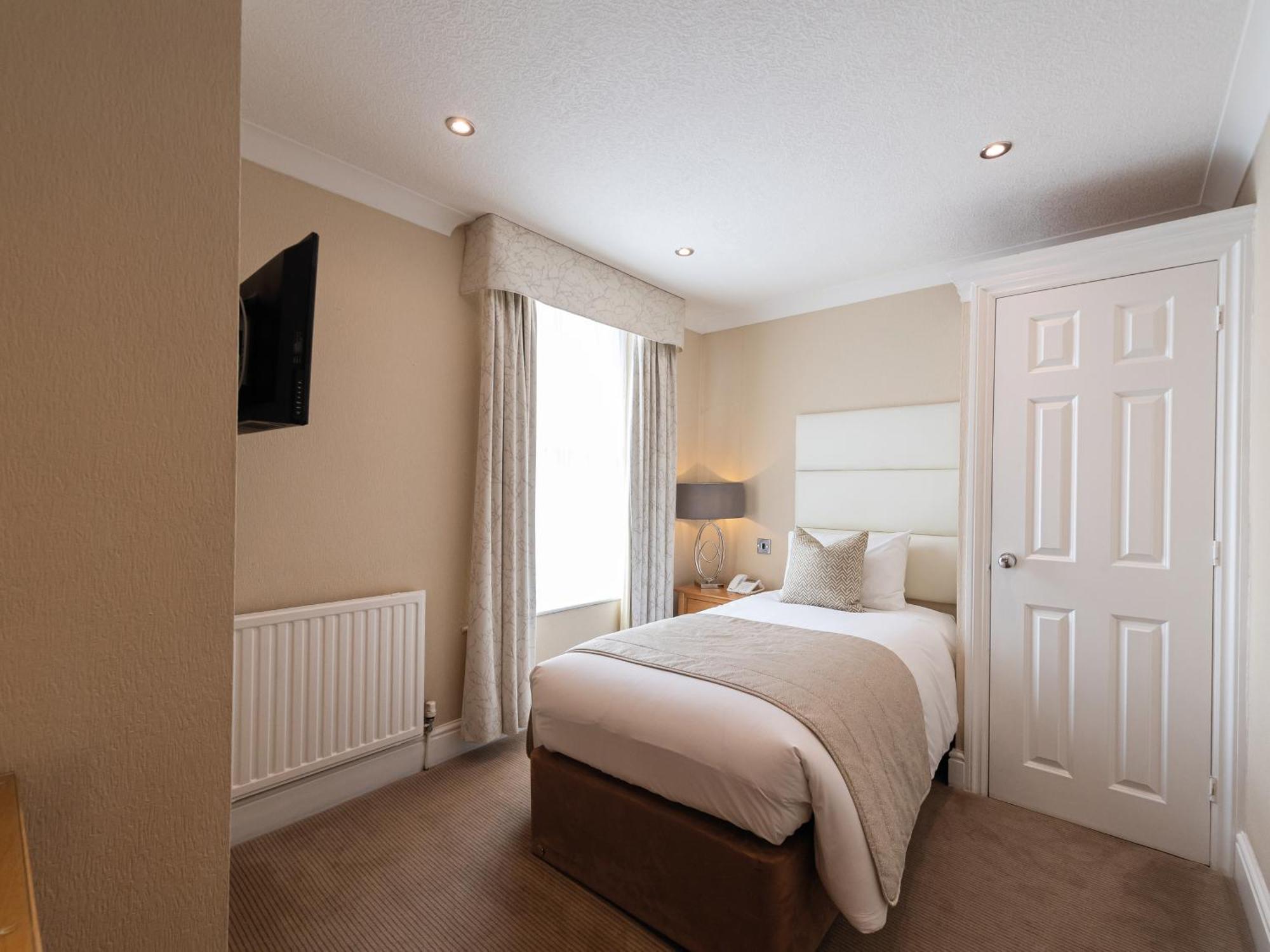 The Royal & Fortescue Hotel Barnstaple Eksteriør billede